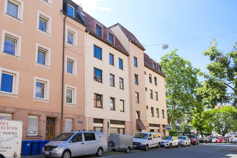 Grün, urban, zentrumsnah: große 2-Zimmer-Wohnung mit ruhiger Loggia im begehrten Nürnberger Norden